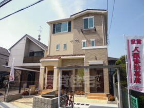 大阪府摂津市鳥飼西２ 築11年10ヶ月 3階建