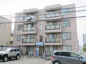 北海道札幌市西区八軒二条東１ 4階建
