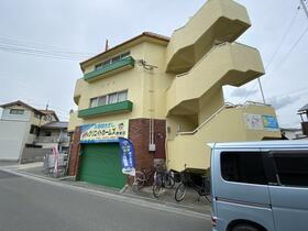 サンライズ栄和 3階建
