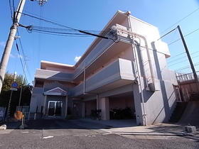 兵庫県神戸市西区南別府１ 3階建