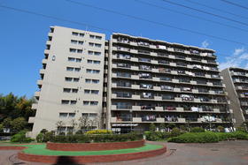 朝日プラザ千里北Ｄ棟 12階建