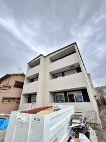 大阪府堺市西区菱木２ 3階建 