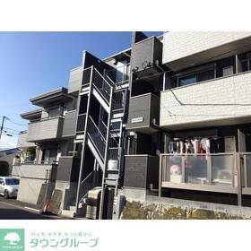神奈川県横浜市金沢区町屋町 3階建