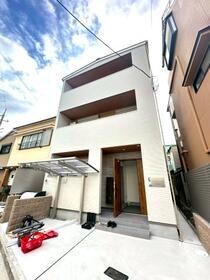 大阪府吹田市南正雀５ 3階建 