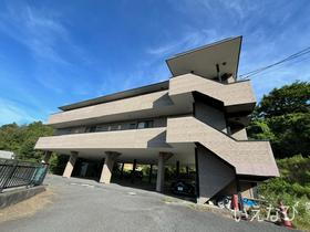 岡山県玉野市田井１ 3階建