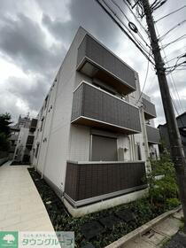 東京都世田谷区南烏山１ 3階建
