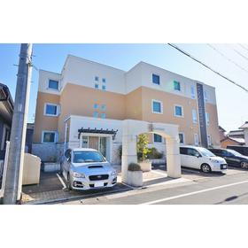岐阜県岐阜市加納黒木町２ 3階建 築11年6ヶ月