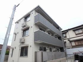 福岡県福岡市博多区吉塚４ 3階建