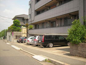 神奈川県川崎市宮前区小台１ 3階建 築25年4ヶ月