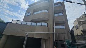 兵庫県西宮市五月ケ丘 3階建