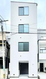 埼玉県さいたま市中央区上落合８ 4階建 築1年9ヶ月