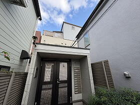 東京都世田谷区上北沢４ 3階建 築19年9ヶ月