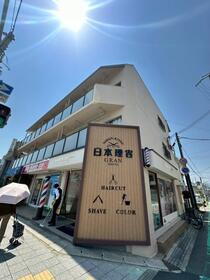 兵庫県西宮市室川町 3階建