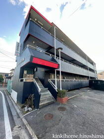 広島県広島市佐伯区利松１ 3階建 築41年3ヶ月
