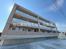 愛知県清須市西枇杷島町城並２ 3階建 