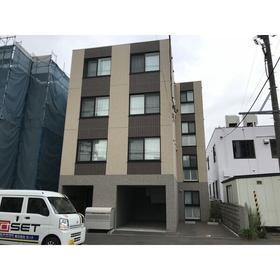 北海道札幌市中央区北十一条西１７ 4階建 築5年4ヶ月