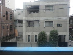 東京都豊島区南大塚３ 4階建 築32年10ヶ月