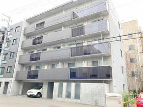 北海道札幌市中央区北五条西１２ 5階建