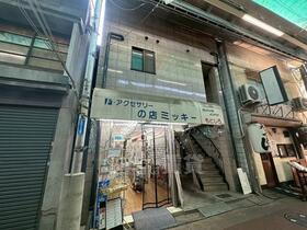 大阪府池田市石橋１ 4階建