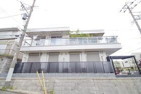 神奈川県川崎市麻生区千代ケ丘８ 2階建