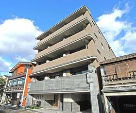 リーガル京都東本願寺前 5階建
