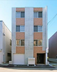 北海道札幌市西区琴似三条４ 4階建 築7年10ヶ月