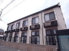 兵庫県宝塚市鹿塩２ 2階建 築18年8ヶ月