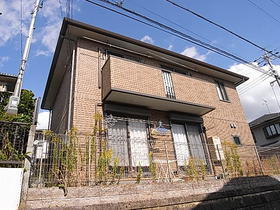 兵庫県川西市緑台４ 2階建 築17年9ヶ月