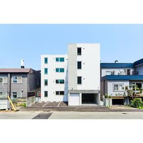 北海道札幌市北区北二十一条西２ 4階建 築1年