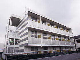 兵庫県尼崎市次屋１ 3階建