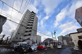 北海道札幌市豊平区平岸一条８ 12階建 築16年6ヶ月