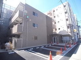 兵庫県加古川市平岡町新在家１ 3階建
