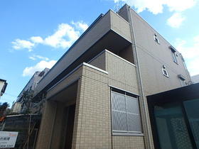 東京都板橋区小茂根１ 3階建 築11年4ヶ月