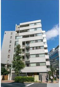 東京都文京区湯島１ 8階建