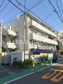 東京都目黒区青葉台３ 4階建