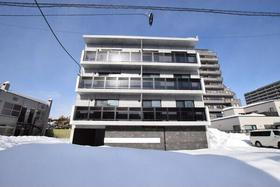 北海道札幌市中央区南十五条西１２ 4階建 築2年5ヶ月