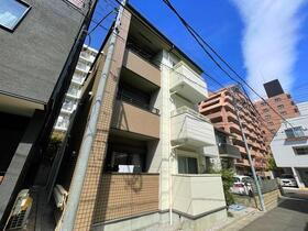 東京都板橋区小豆沢２ 3階建