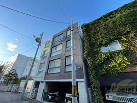 北海道札幌市中央区南二条西１８ 4階建 築9年11ヶ月