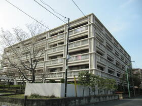 東京都世田谷区鎌田３ 5階建