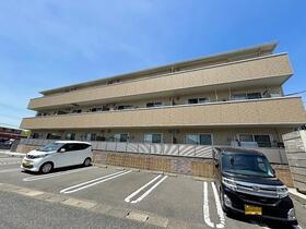 コンフォールＩＩＩ番館 3階建