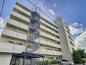 グレース南国 6階建