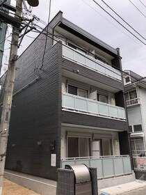 東京都青梅市河辺町５ 3階建 築3年6ヶ月