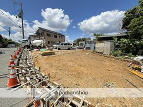 大阪府豊中市刀根山３ 3階建