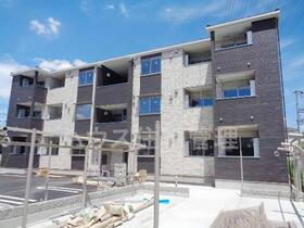 大阪府高槻市大塚町３ 3階建 