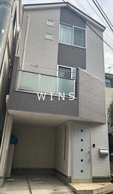 東京都渋谷区幡ヶ谷３ 3階建 築10年9ヶ月