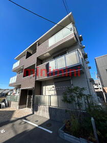 大阪府茨木市蔵垣内３ 3階建