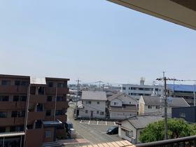 熊本県熊本市中央区帯山３ 4階建 築23年4ヶ月
