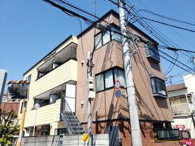 東京都小金井市緑町４ 3階建
