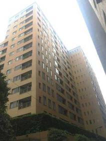 東京都新宿区歌舞伎町２ 地上15階地下2階建