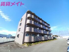三重県松阪市久米町 4階建